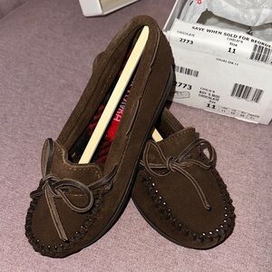 Minnetonka Kids Moccasins in Chocolate